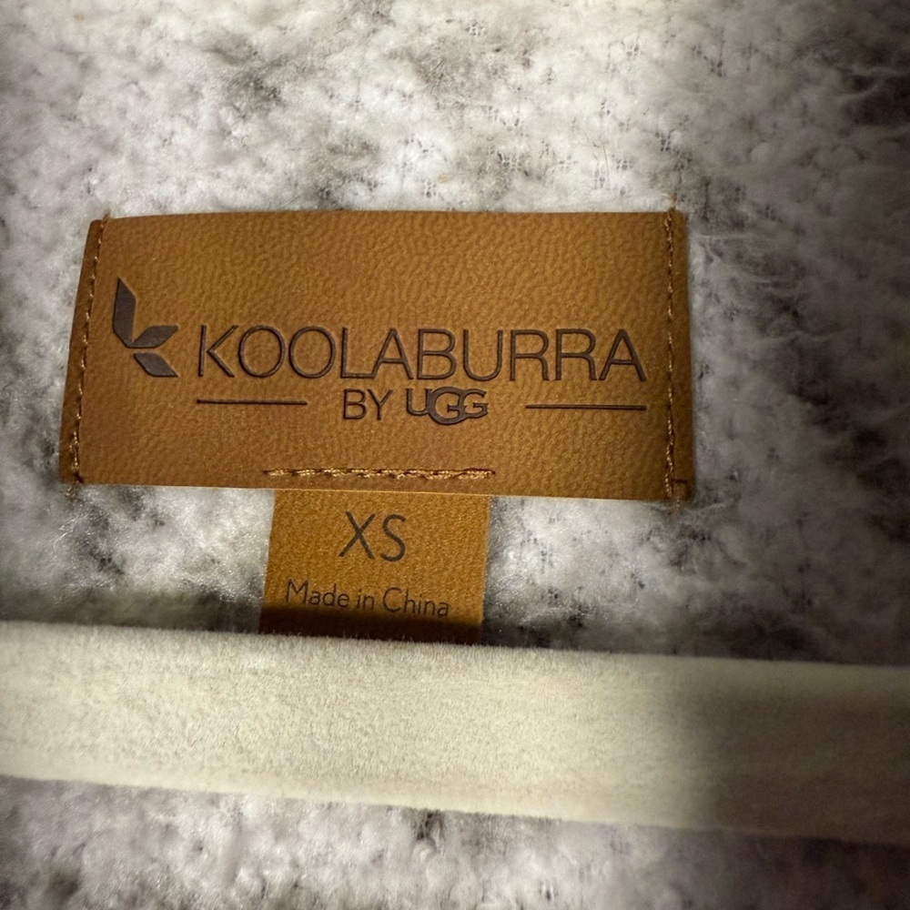 Koolaburra by UGG Grey and White Sherpa Hooded Vest in Dove Geo XS - Picture 4 of 8
